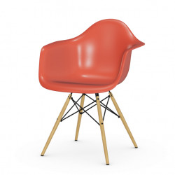 Eames Plastic Chairs DAW